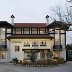 Carolinas Garden בית הארחה