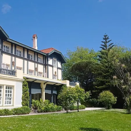 Carolinas Garden 3* Santander